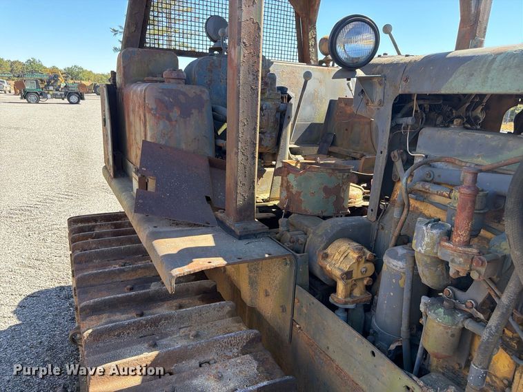 image for item ER3456 1966 Caterpillar D7E dozer