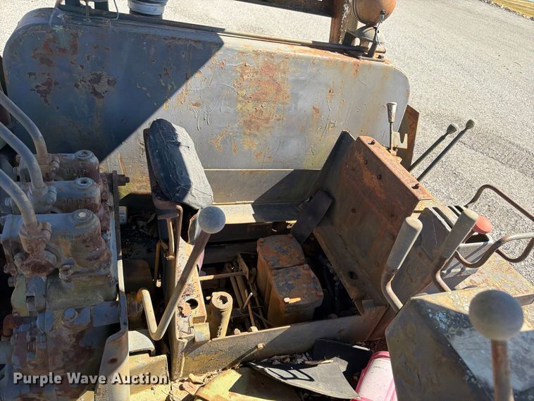 image for item ER3456 1966 Caterpillar D7E dozer