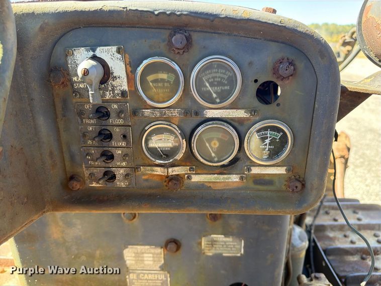 image for item ER3456 1966 Caterpillar D7E dozer