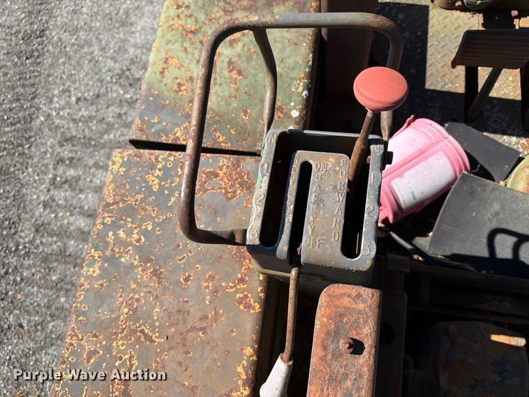 image for item ER3456 1966 Caterpillar D7E dozer