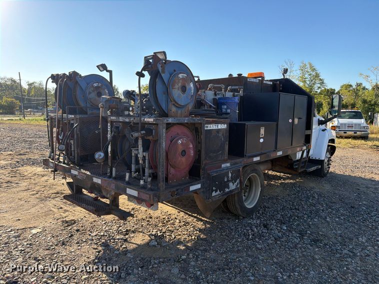 image for item ER3463 2006 GMC C5500 flatbed truck