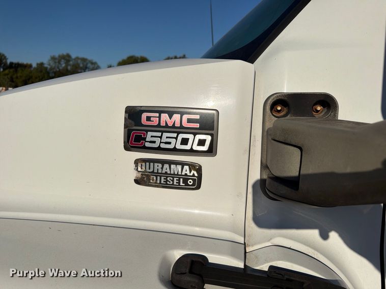 image for item ER3463 2006 GMC C5500 flatbed truck