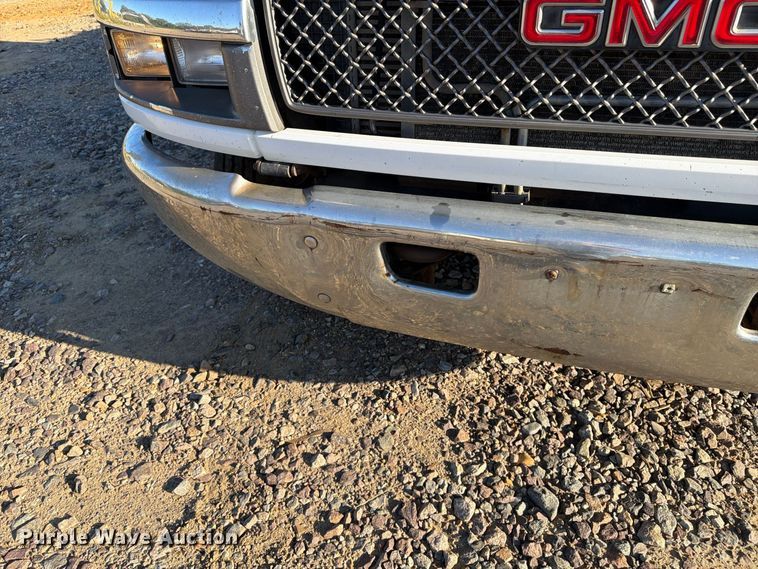 image for item ER3463 2006 GMC C5500 flatbed truck
