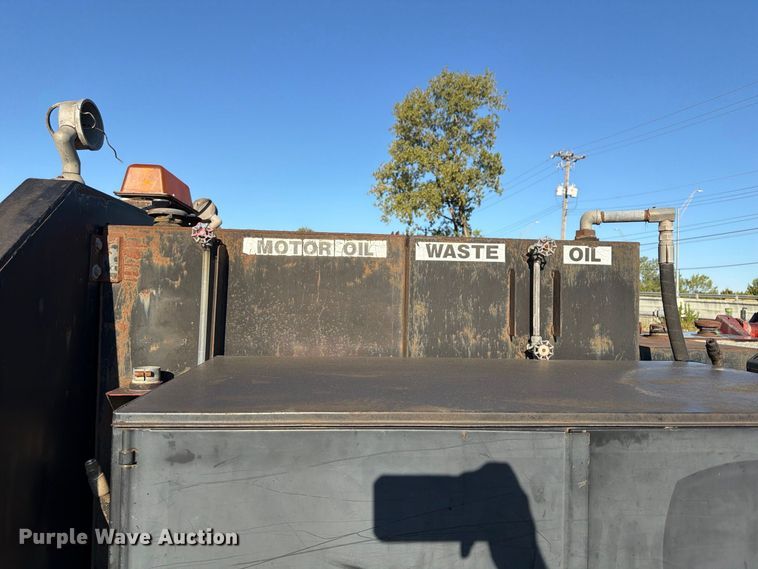 image for item ER3463 2006 GMC C5500 flatbed truck