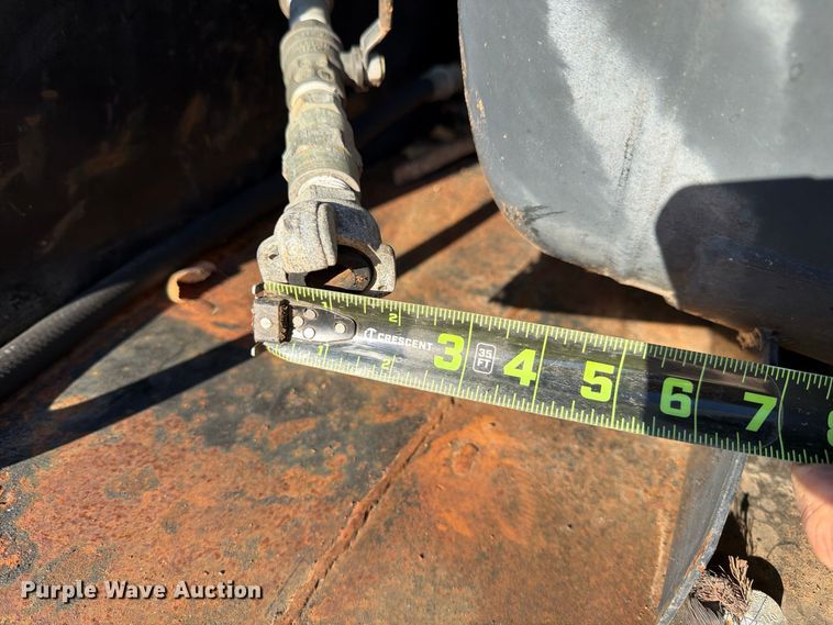 image for item ER3463 2006 GMC C5500 flatbed truck