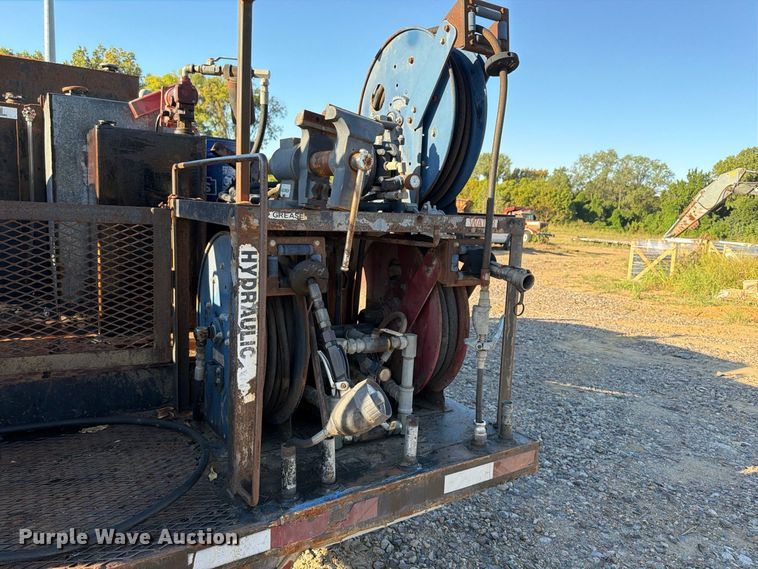 image for item ER3463 2006 GMC C5500 flatbed truck