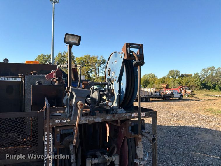 image for item ER3463 2006 GMC C5500 flatbed truck