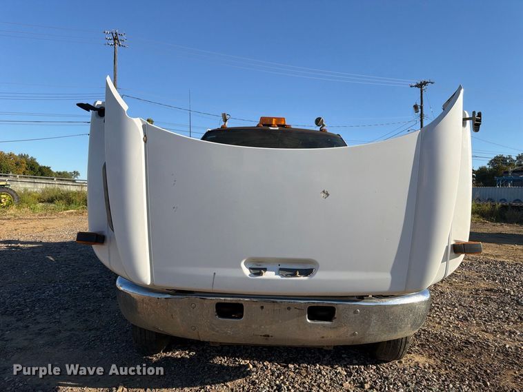 image for item ER3463 2006 GMC C5500 flatbed truck