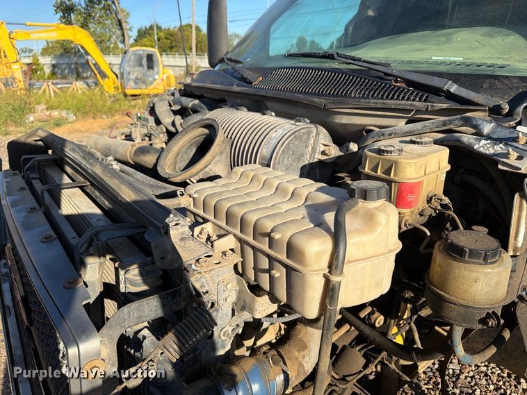 image for item ER3463 2006 GMC C5500 flatbed truck