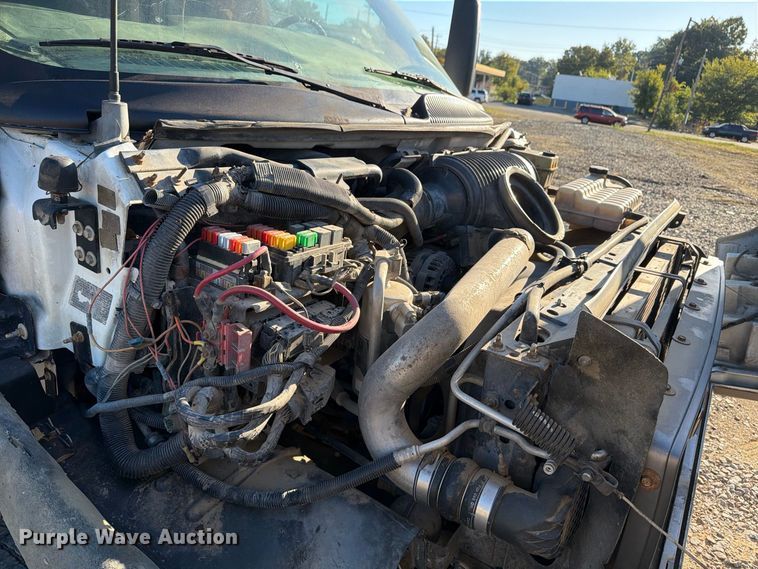 image for item ER3463 2006 GMC C5500 flatbed truck