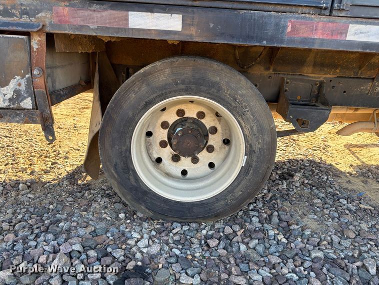 image for item ER3463 2006 GMC C5500 flatbed truck