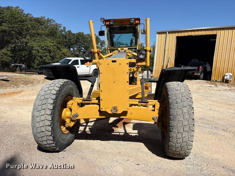 image for item ES8141 1999 John Deere 770CH motor grader