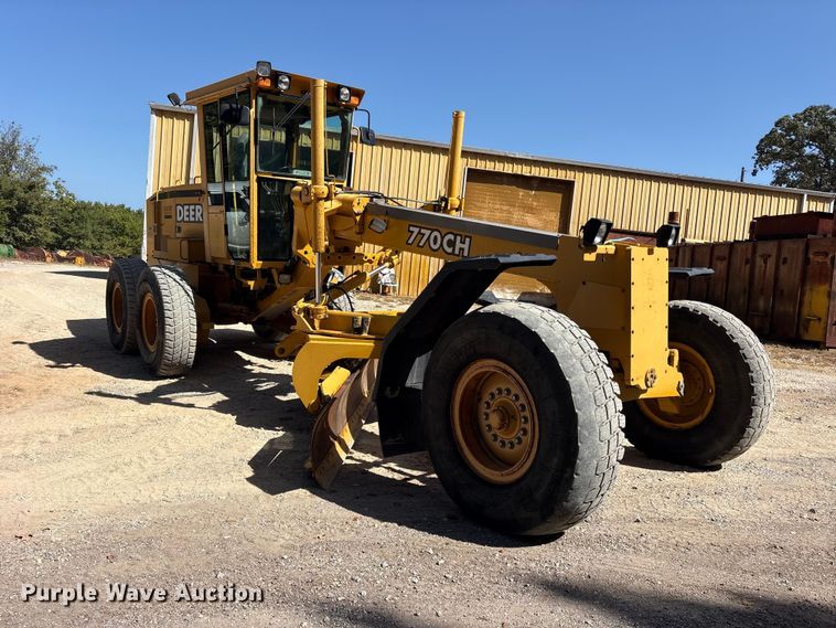 image for item ES8141 1999 John Deere 770CH motor grader