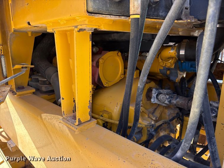 image for item ES8141 1999 John Deere 770CH motor grader
