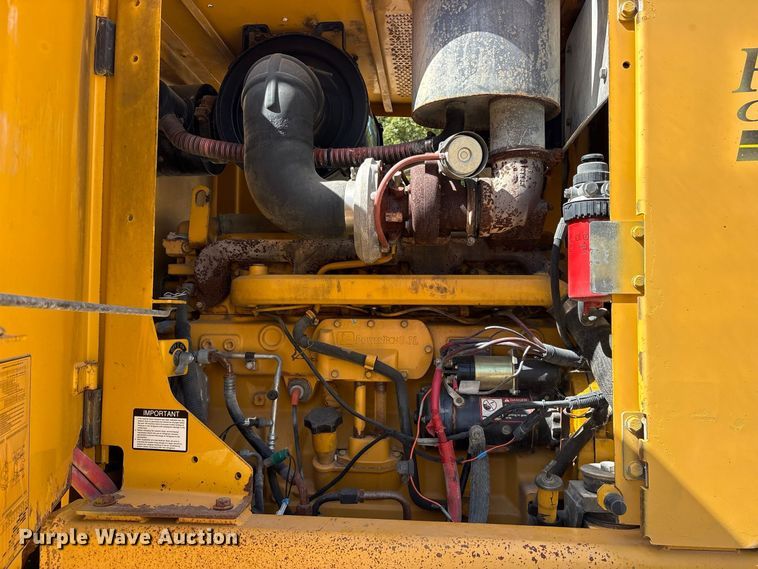 image for item ES8141 1999 John Deere 770CH motor grader
