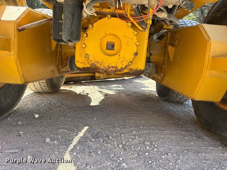 image for item ES8141 1999 John Deere 770CH motor grader