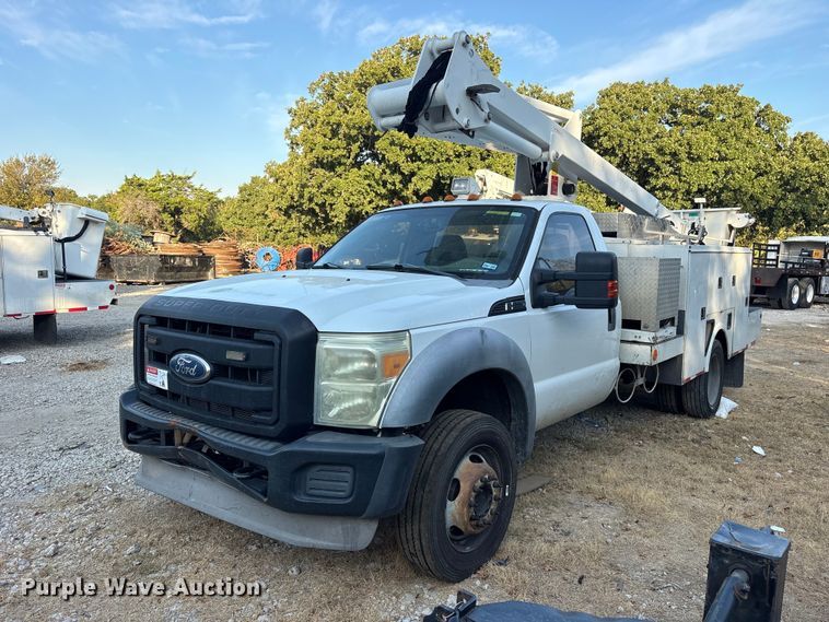 2012 Ford F550 Super Duty bucket truck