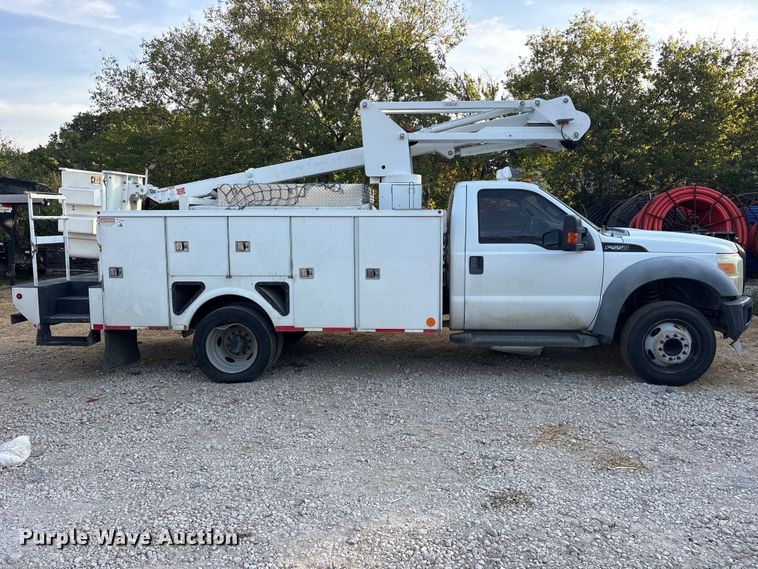 image for item ES8181 2012 Ford F550 Super Duty bucket truck
