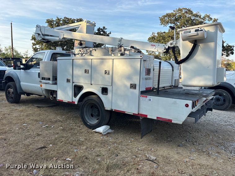 image for item ES8181 2012 Ford F550 Super Duty bucket truck