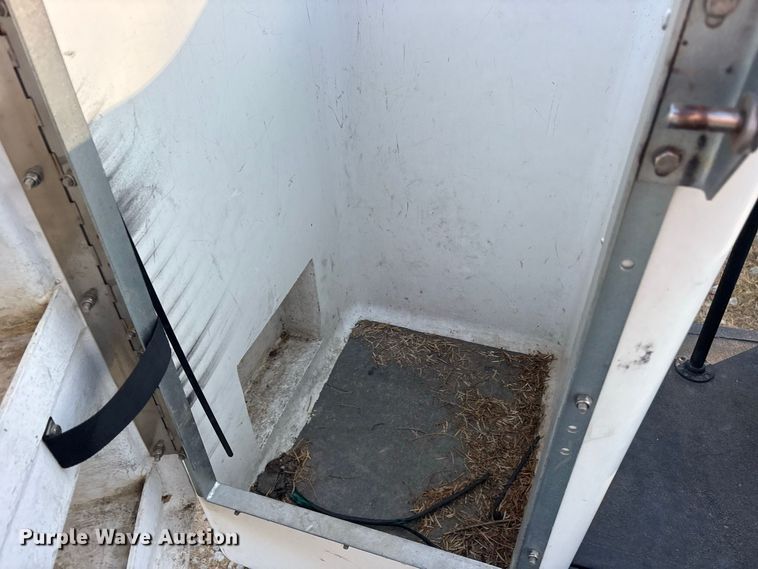 image for item ES8181 2012 Ford F550 Super Duty bucket truck