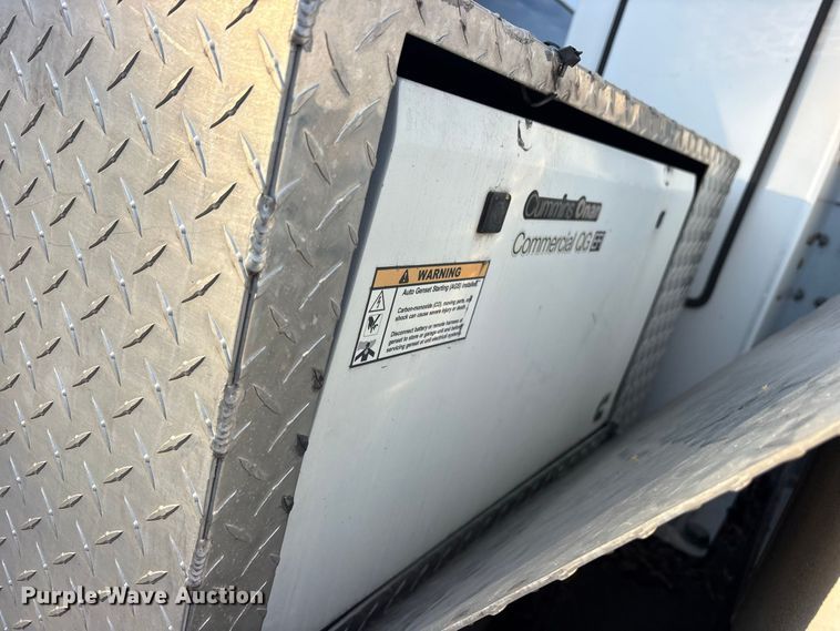 image for item ES8181 2012 Ford F550 Super Duty bucket truck