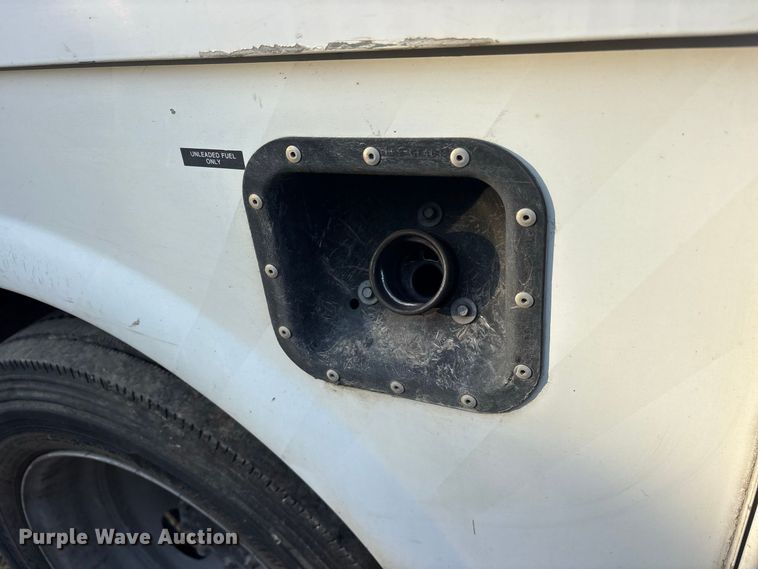 image for item ES8181 2012 Ford F550 Super Duty bucket truck