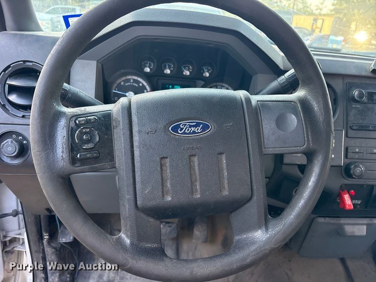 image for item ES8181 2012 Ford F550 Super Duty bucket truck