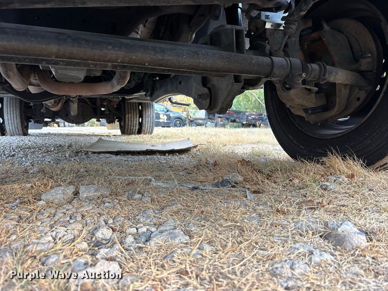 image for item ES8181 2012 Ford F550 Super Duty bucket truck