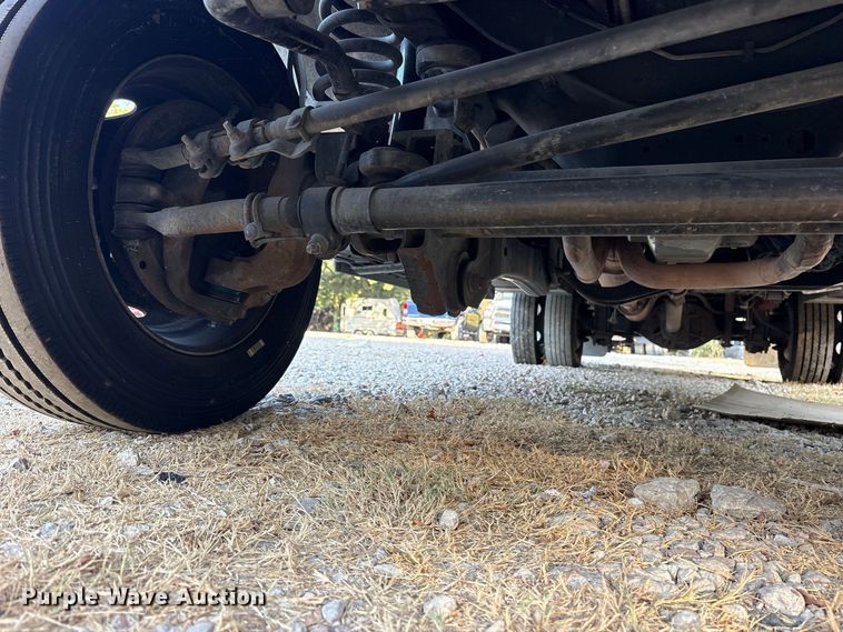 image for item ES8181 2012 Ford F550 Super Duty bucket truck