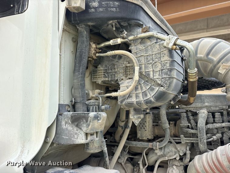 image for item ES8188 2024 Peterbilt 567 ready mix truck