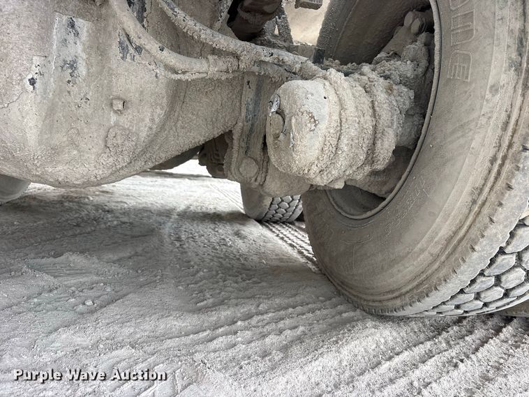 image for item ES8188 2024 Peterbilt 567 ready mix truck