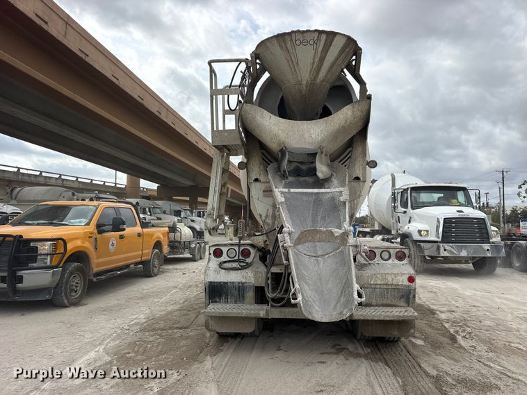 image for item ES8189 2024 Peterbilt 567 ready mix truck
