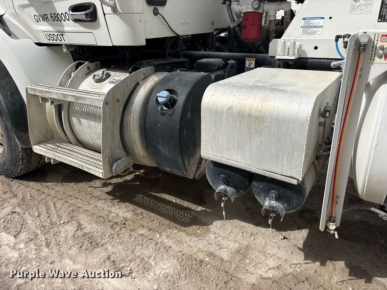 image for item ES8189 2024 Peterbilt 567 ready mix truck