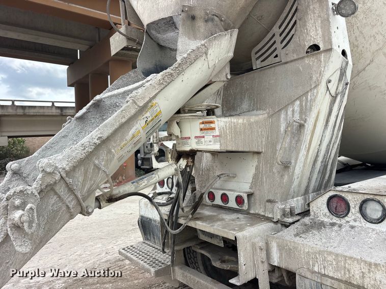 image for item ES8189 2024 Peterbilt 567 ready mix truck