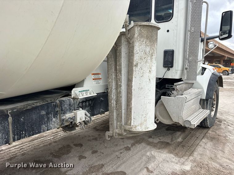 image for item ES8189 2024 Peterbilt 567 ready mix truck