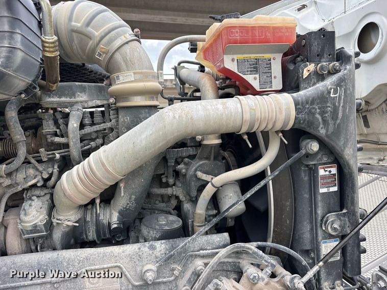 image for item ES8189 2024 Peterbilt 567 ready mix truck