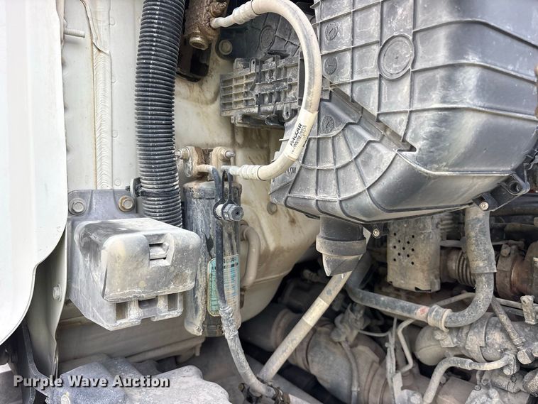 image for item ES8189 2024 Peterbilt 567 ready mix truck
