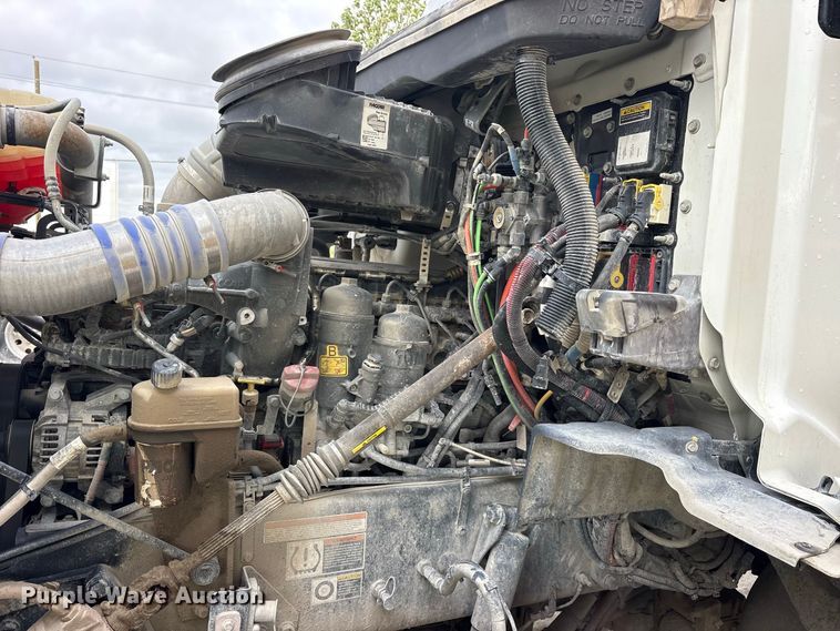 image for item ES8189 2024 Peterbilt 567 ready mix truck