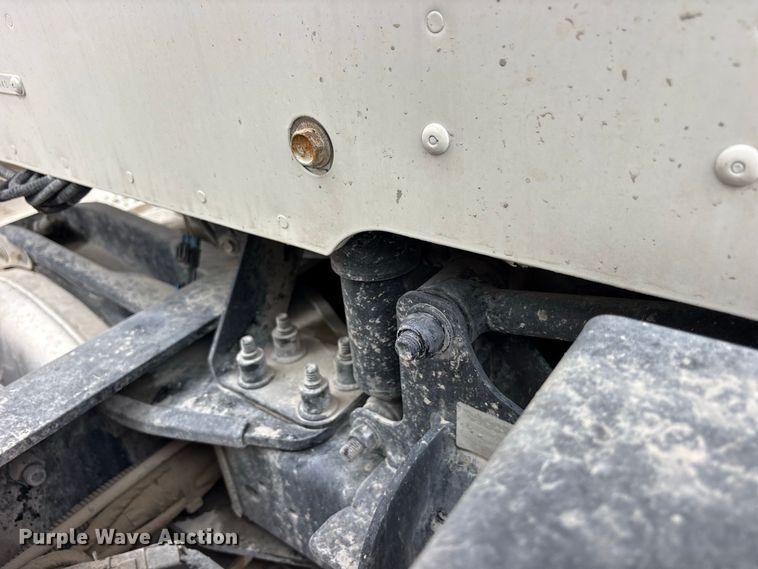 image for item ES8189 2024 Peterbilt 567 ready mix truck