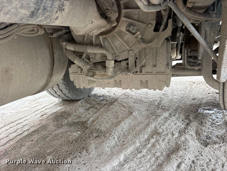 image for item ES8189 2024 Peterbilt 567 ready mix truck