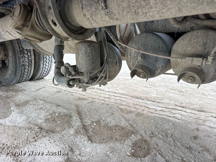 image for item ES8189 2024 Peterbilt 567 ready mix truck