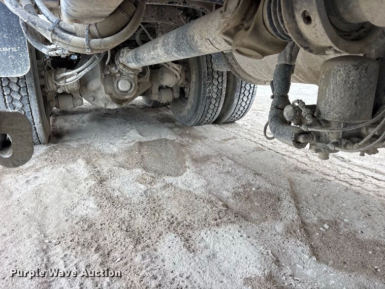 image for item ES8189 2024 Peterbilt 567 ready mix truck