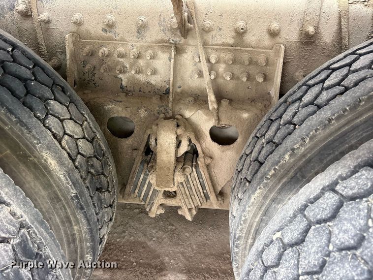 image for item ES8189 2024 Peterbilt 567 ready mix truck