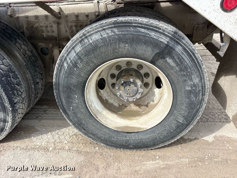 image for item ES8189 2024 Peterbilt 567 ready mix truck