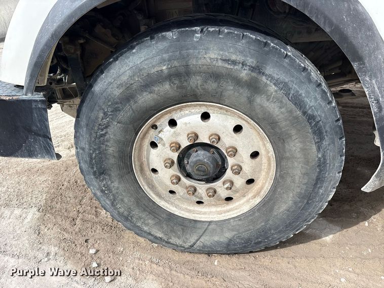 image for item ES8189 2024 Peterbilt 567 ready mix truck