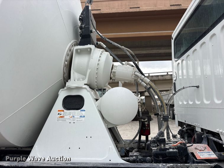 image for item ES8190 2024 Freightliner 114SD ready mix truck