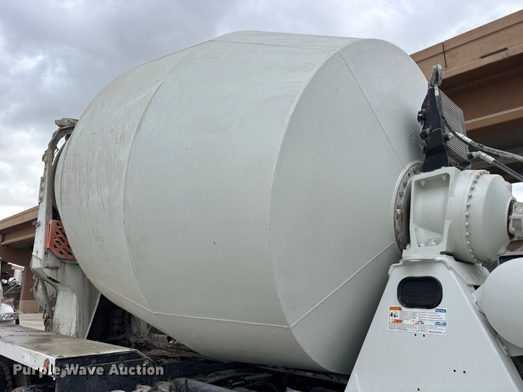 image for item ES8190 2024 Freightliner 114SD ready mix truck