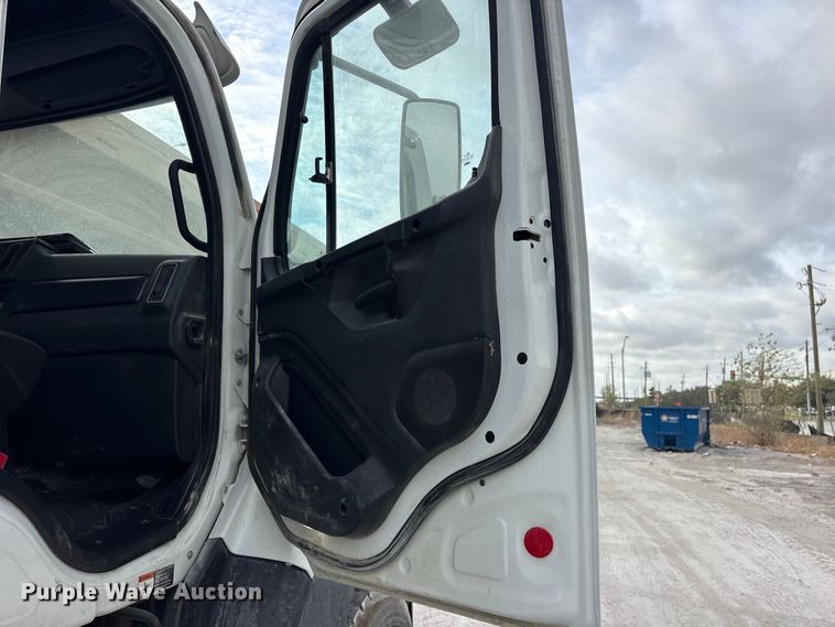 image for item ES8190 2024 Freightliner 114SD ready mix truck