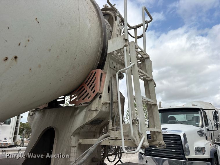 image for item ES8191 2024 Freightliner 114SD ready mix truck