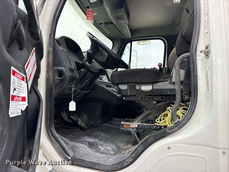 image for item ES8191 2024 Freightliner 114SD ready mix truck